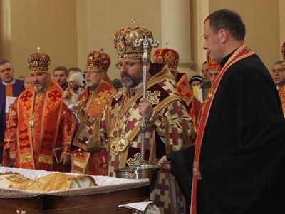 «Владика Андрій Сапеляк казав, що майбутнє України кується на Сході», - сказав Глава УГКЦ під час похорону у Львові