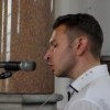 Дяк Андрій Грициняк виконує церковні пісні