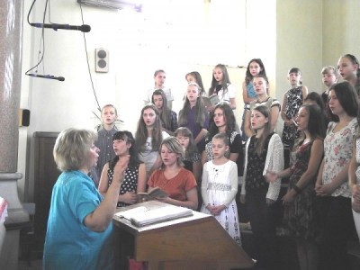 Дитячо-юнацький хор нашої парафії "НАДІЯ"