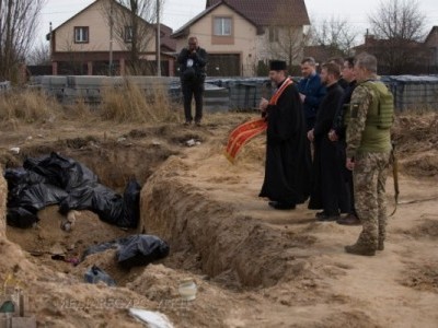 Блаженніший Святослав у Бучі помолився за невинно вбитих українців