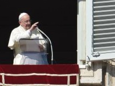 Папа підтримав припинення вогню на Донбасі й молиться за його здійснення