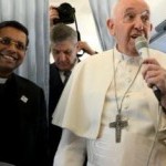 Папа до журналістів: звинувачення на адресу Івана Павла ІІ – «дурість»