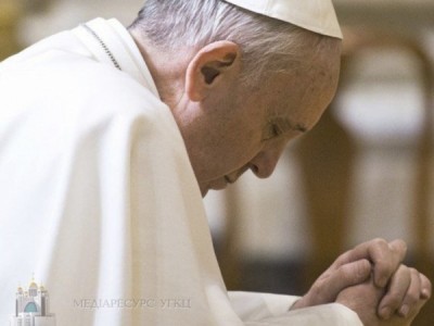  Папа Франциск разом з прочанами помолився за мир в Україні