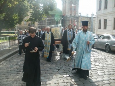 Мандрівка ікони Матері Божої Неустанної Помочі вулицями старовинного Львова